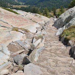 Risistemazione di parte del sentiero della via Sacra (PNM)