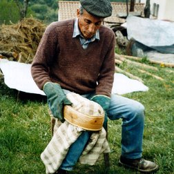 Studio etnobotanico sulla varietà floristica e vegetazionale del Mercantour sui saperi ed usi tradizionali (Ecomusée de la Roudoule)