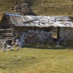 Baita nel vallone del Salso Moreno, Tinée (© Franck Guigo PNM)