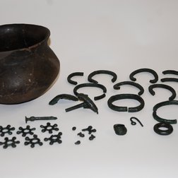Alcuni reperti provenienti dalla necropoli di Valdieri (© Augusto Rivelli PNAM)