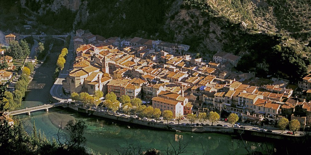 Vista dall'alto sul paese di Breil sur Roya (© Gilbert Rossi PNM)