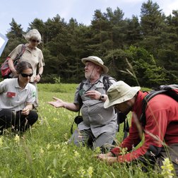 La commissione sul "campo" del concorso praterie fiorite 2012 (PNM).